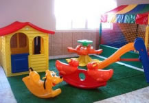 Play ground com gira-gira